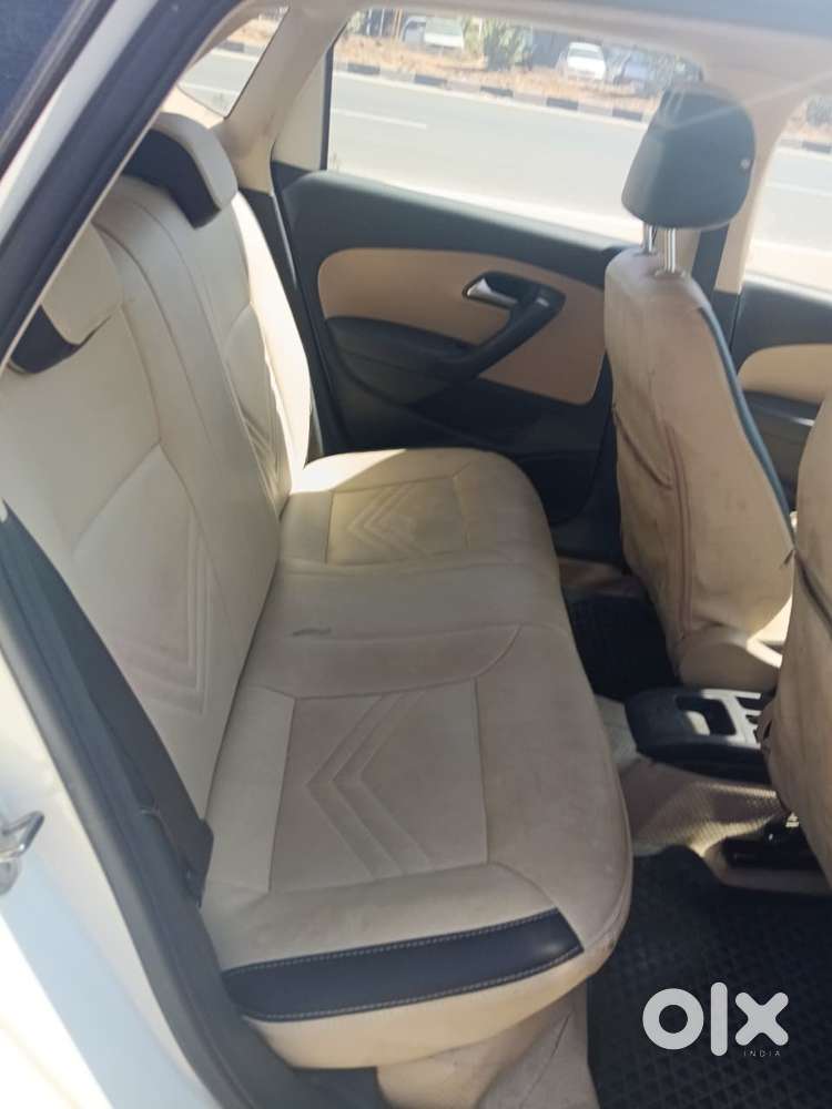 Volkswagen Polo Petrol Highline 1.6l, 2015, Petrol