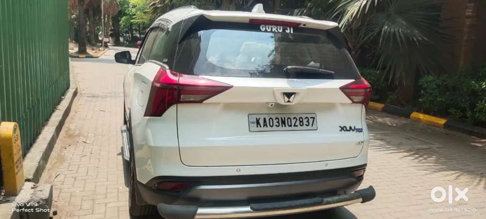 Mahindra Xuv700 2023 Petrol Well Maintained  Show Room Maintain