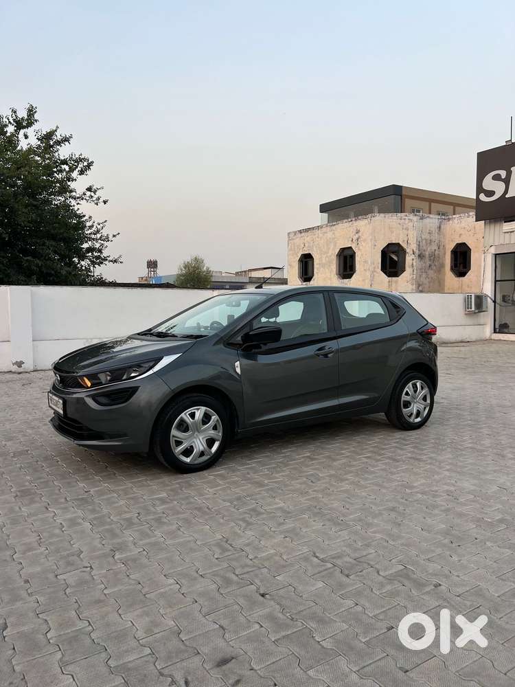 Tata Altroz 1.2 Xm Plus, 2022, Petrol