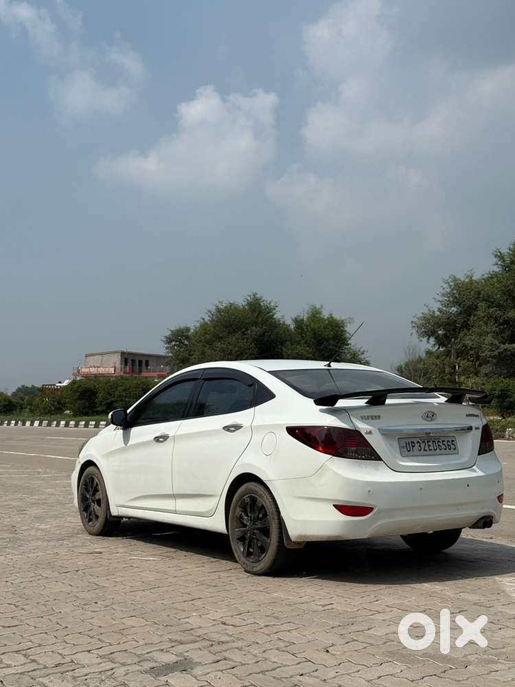 Hyundai Fluidic Verna 2012