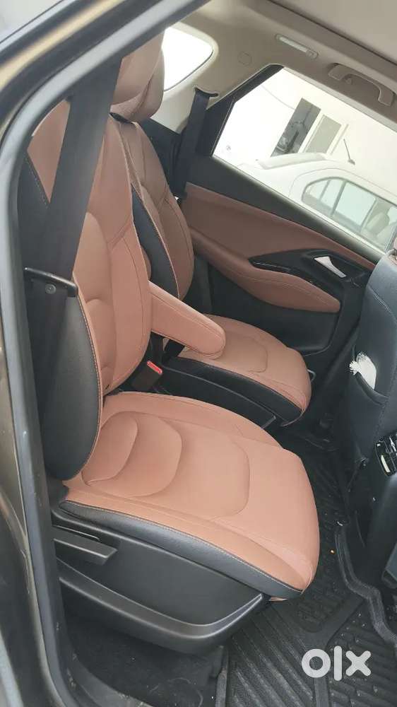 Mg Hector Plus Savvy 2023 Turbo Petrol Year