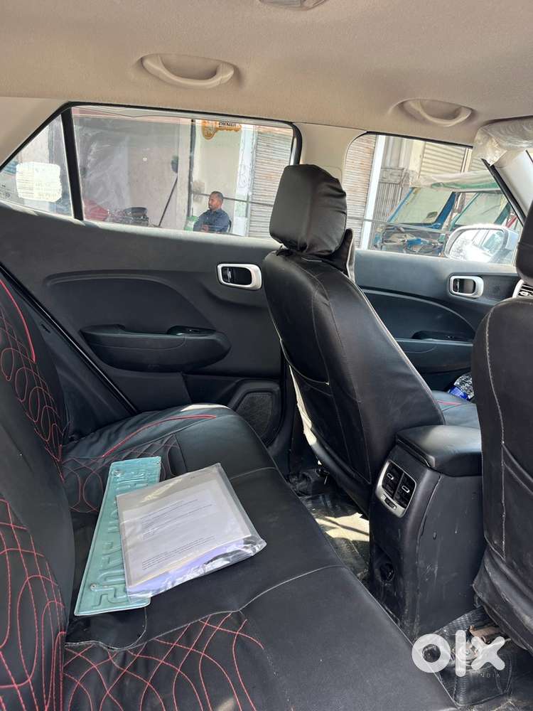 Hyundai Venue 2021 Petrol 40000 Km Driven