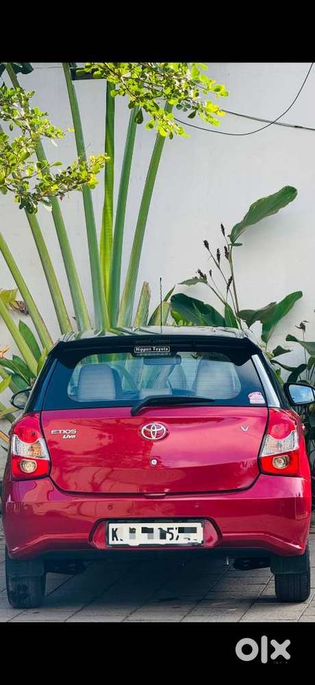 Toyota Etios Liva V Dual Tone, 2019, Petrol