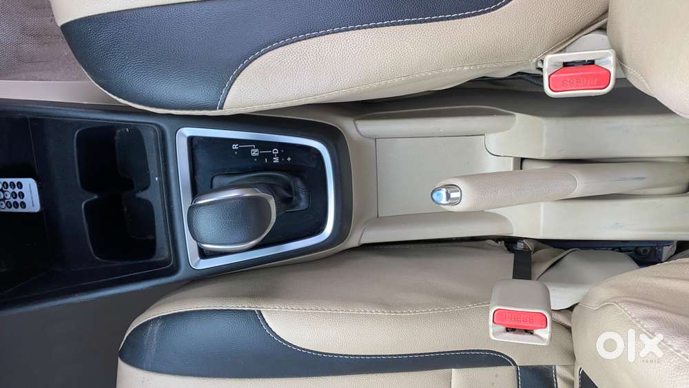 Maruti Suzuki Swift Dzire Amt Vxi, 2018, Petrol