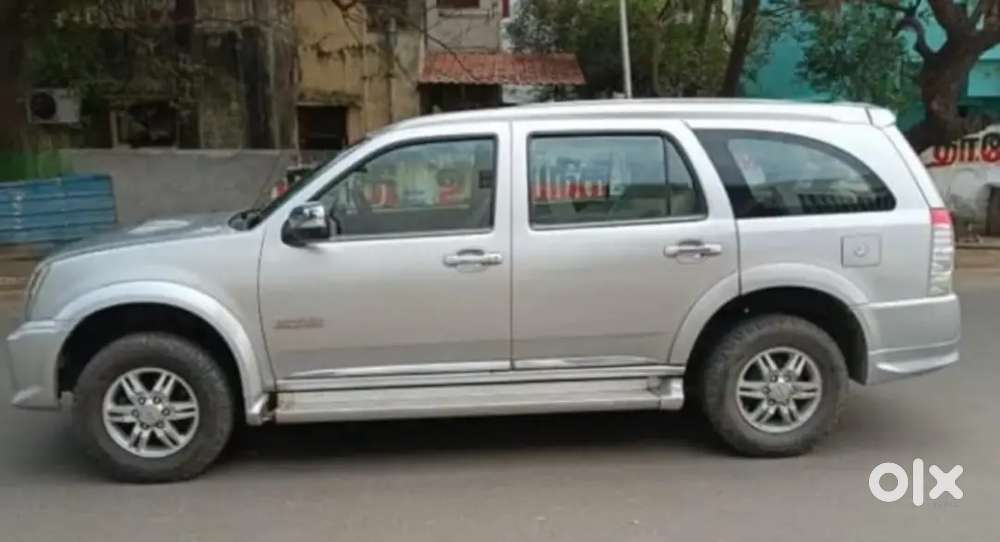 Isuzu Mu7 2015