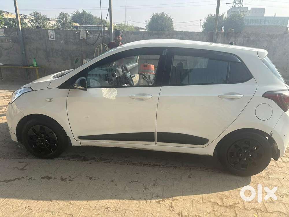 Hyundai Grand I10 2015 Cng & Hybrids Well Maintained