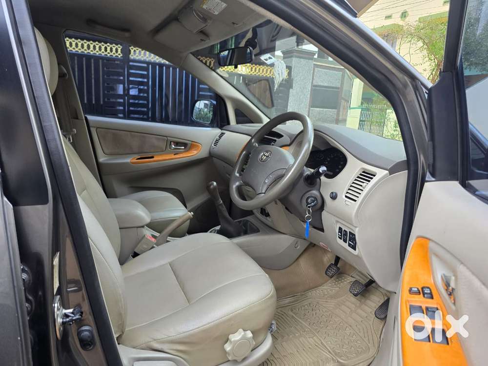 Toyota Innova 2.5 V 7 Str, 2009, Diesel