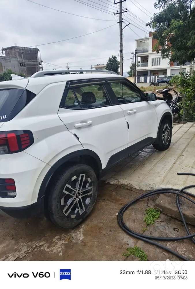 Very Good Condition New Tyres Showroom Maintained Goodmilage Fresh Ins