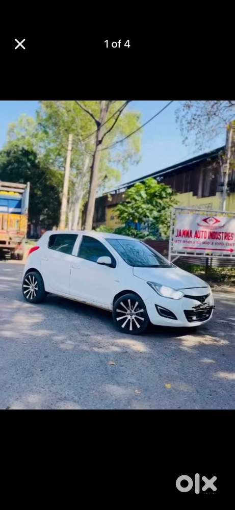 Hyundai I20 Magna 2012 Car