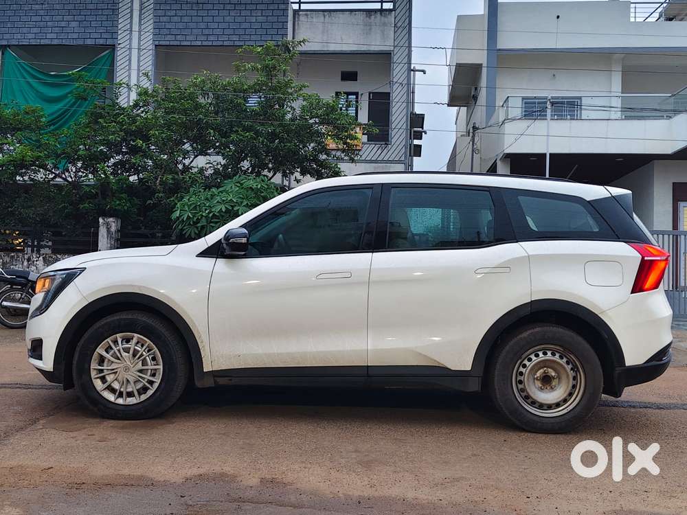 Mahindra Xuv700 2.2 Mx Diesel Mt 5 Str, 2022, Diesel