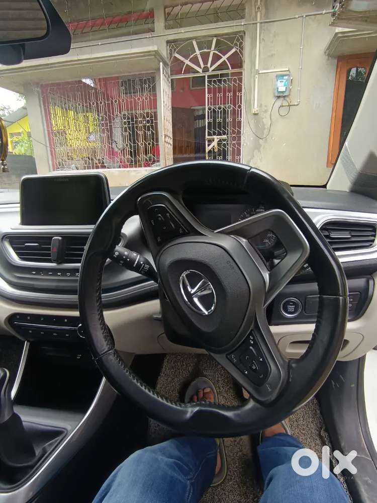 Altroz Zx Plus 1.2 Rtn Bs6 Car. Just 3 Years 6 Month Old.