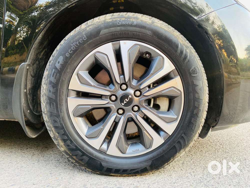 Kia Carnival Premium, 2022, Diesel