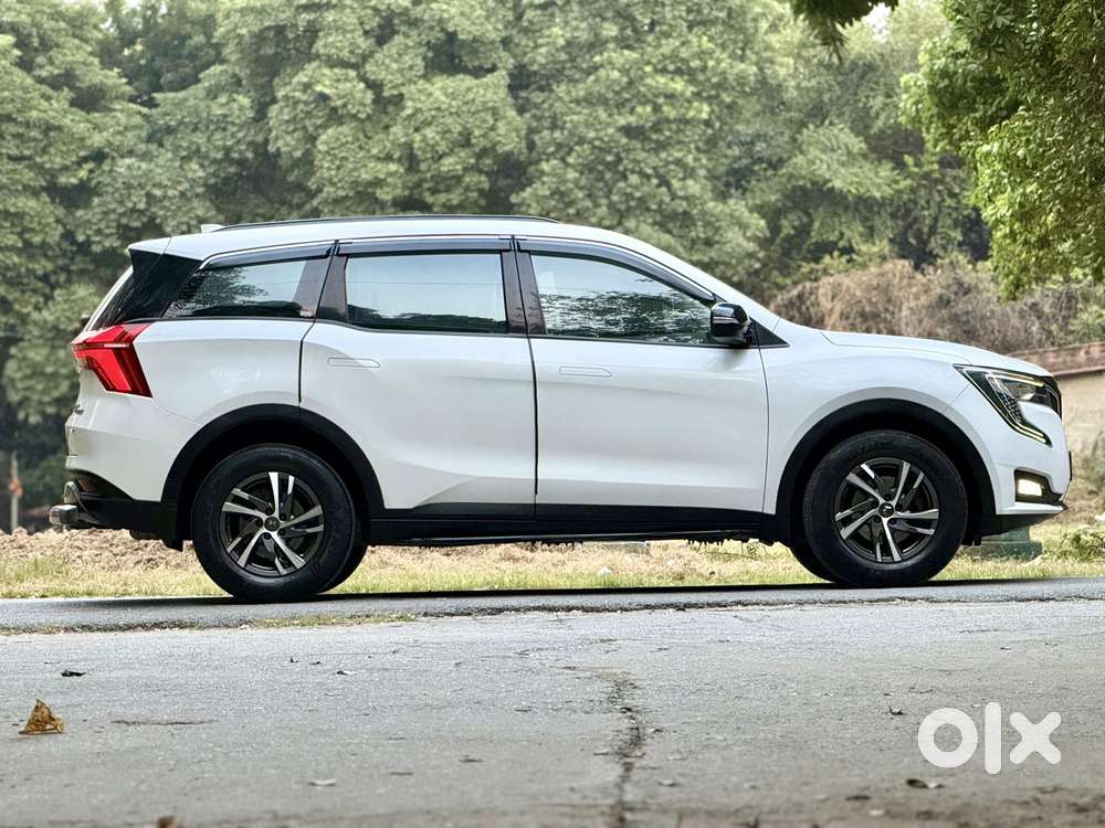 Mahindra Xuv700 2.0 Ax 5 Petrol Mt 7 Str, 2022, Petrol