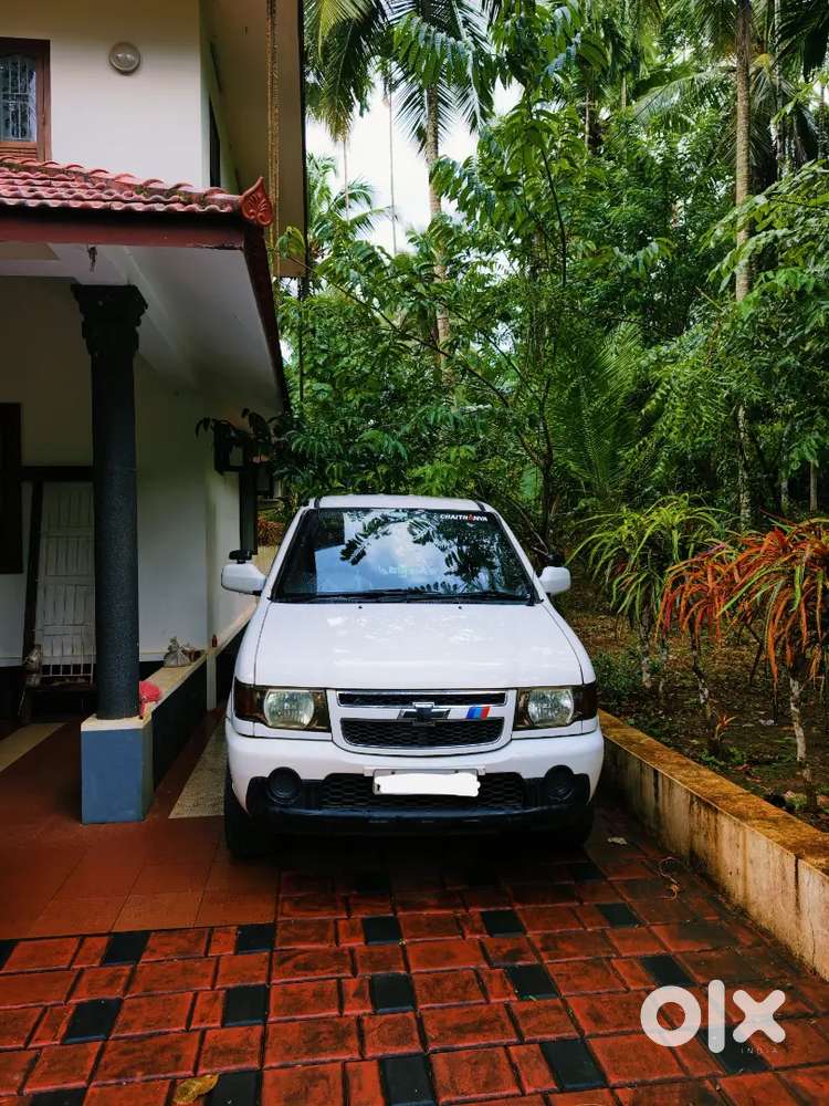 2012 Model Tavera