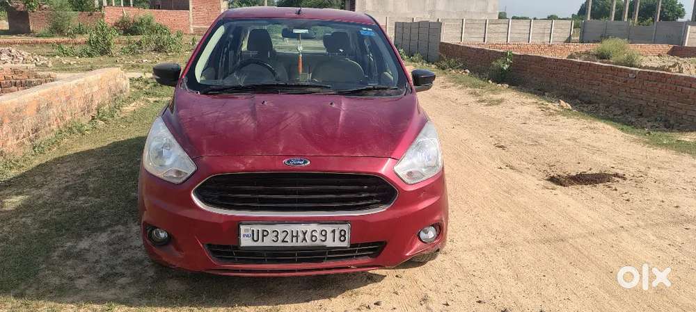बिल्कुल अच्छा कंडीशनल गाड़ी है एक हाथ चली हुई है