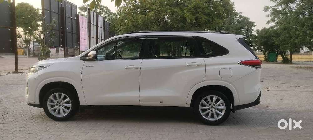 Toyota Innova Hycross 2.0 Vx Hybrid 7 Str, 2023, Diesel