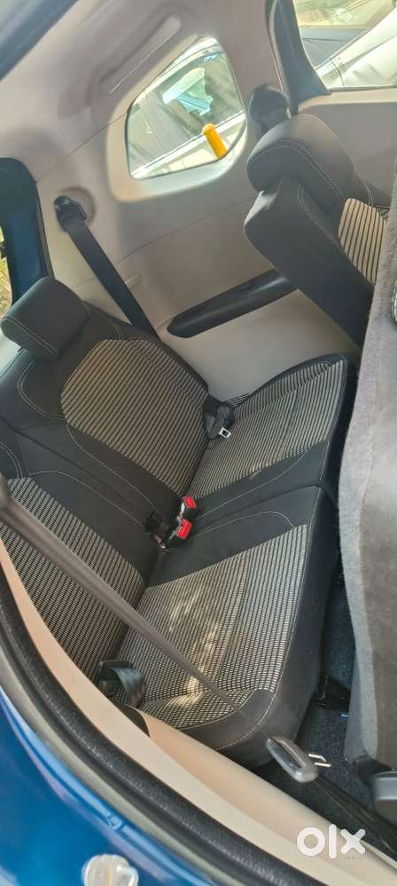 Renault Triber Rxz, 2024, Petrol