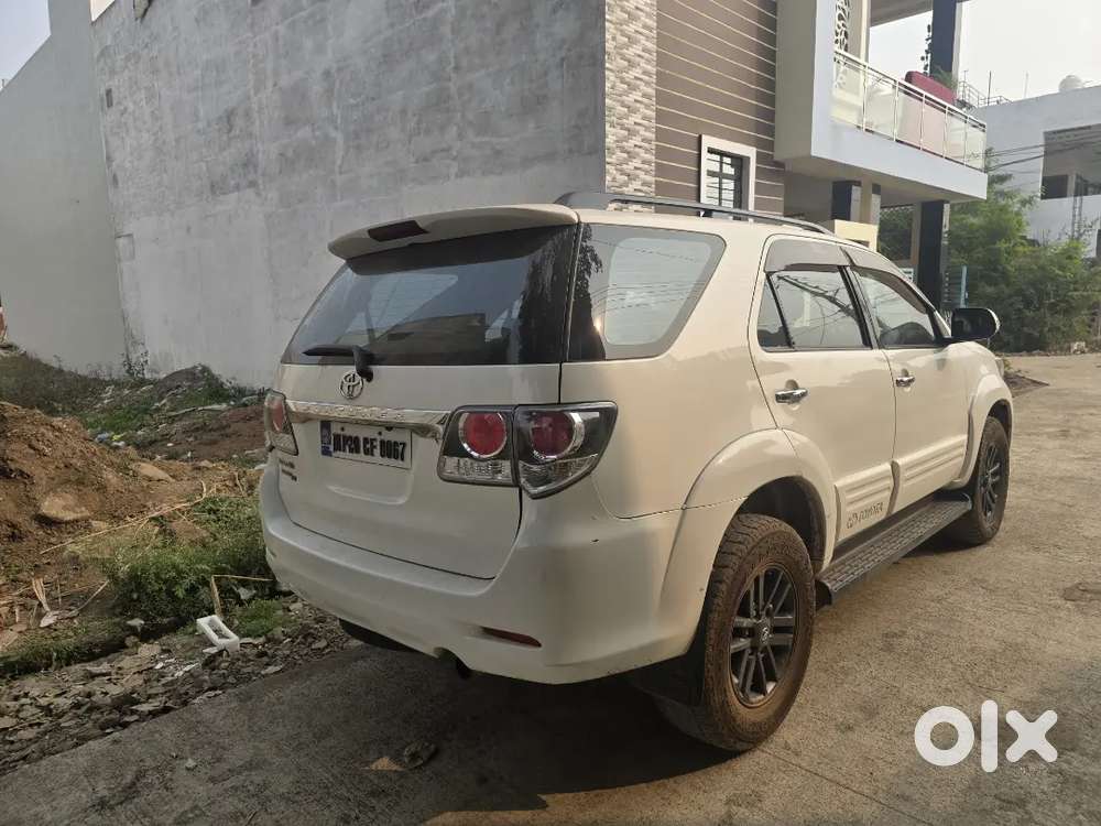 Toyota Fortuner 201516 Diesel 132000 Km Driven