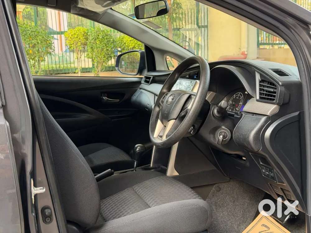 Toyota Innova Crysta G At 2022