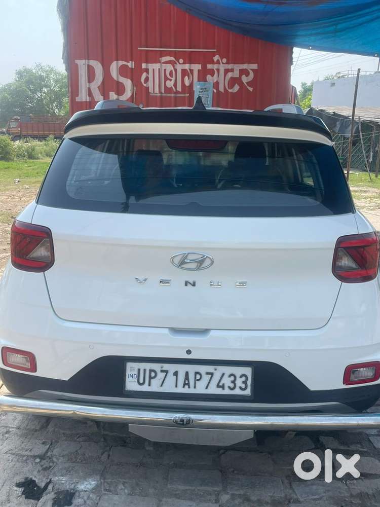 Hyundai Venue Hybrid 2020 Car