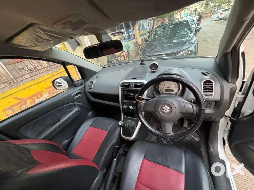 2030 तक रिनुअल हैं ,बीमा भी न्यू है ,गाड़ी बहुत बढ़िया हैं