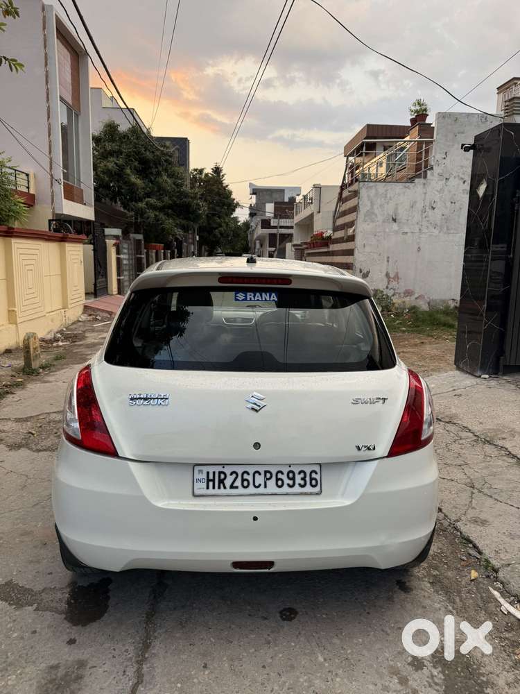 Maruti Suzuki Swift Vxi Optional, 2015, Petrol