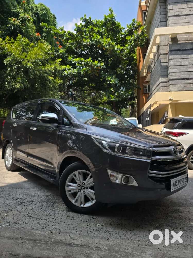 Toyota Innova Crysta 2.8 Zx At 7 Seater, 2017, Diesel