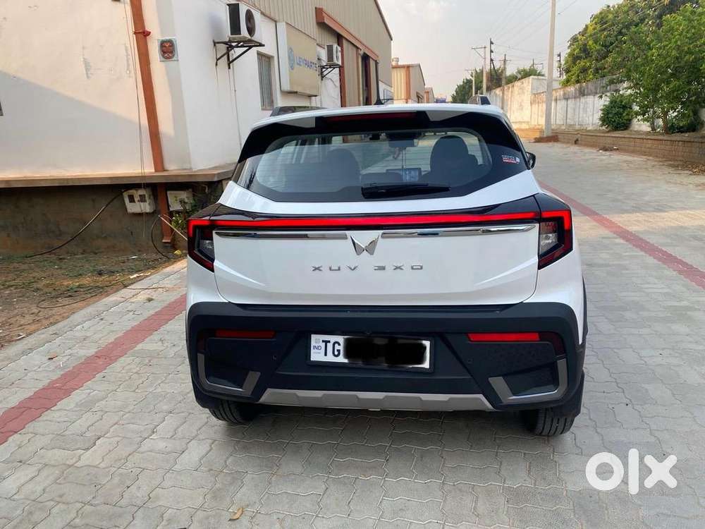 Mahindra Xuv 3xo Ax5l 2024 Petrol Well Maintained