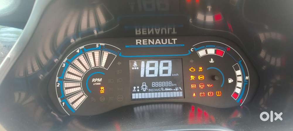 Renault Triber Rxt, 2025, Petrol