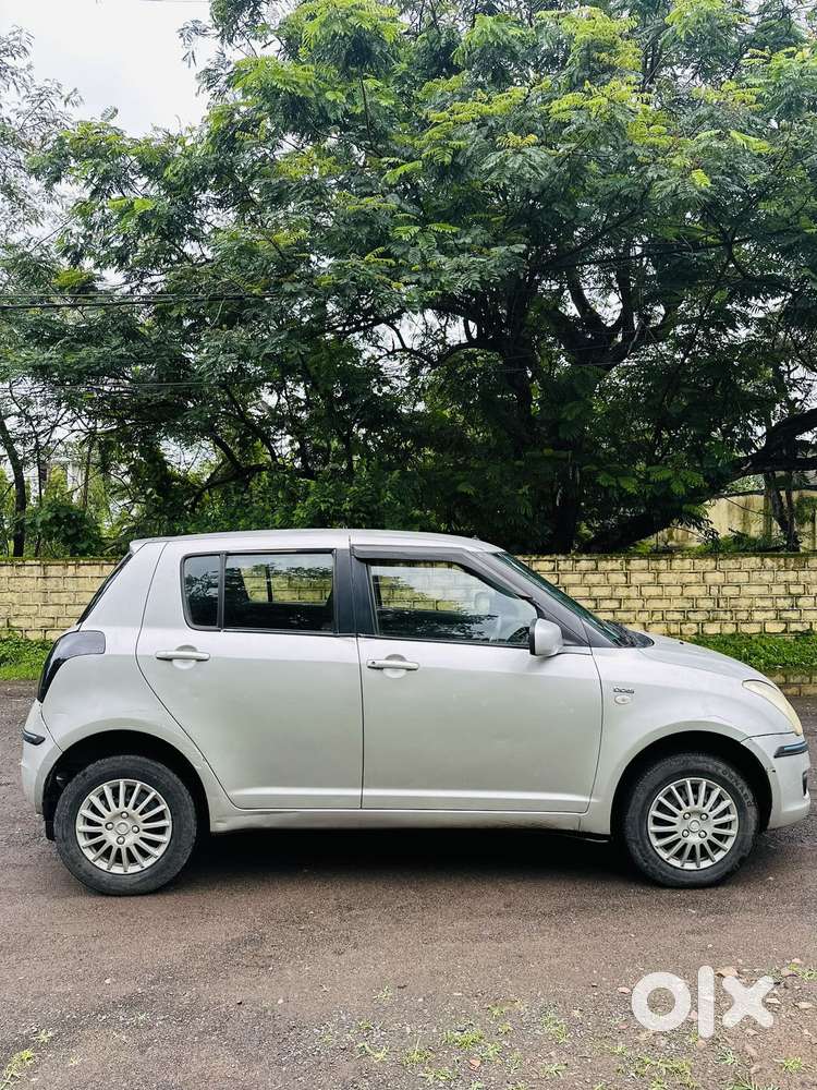 Maruti Suzuki Swift 1.3 Vxi, 2005, Petrol