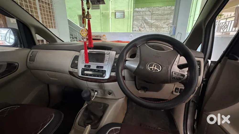 Toyota Innova 2.5 V 2012