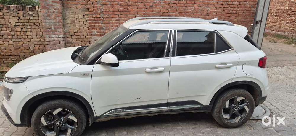 Hyundai Venue 2020 Diesel 110000 Km Driven