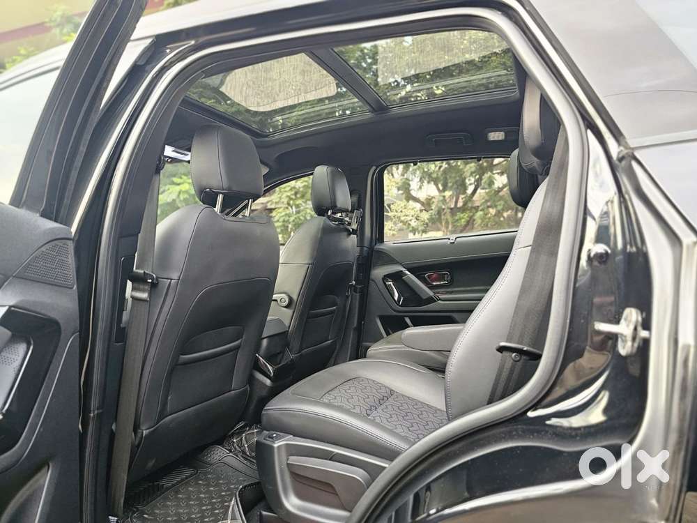 Tata Safari Accomplished Plus Dark Edition, 2023, Diesel