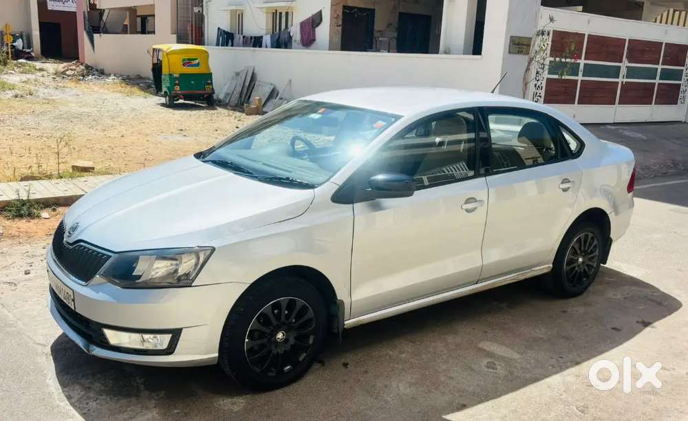 Skoda Rapid Elegance Plus 1.6 Tdi (2015)