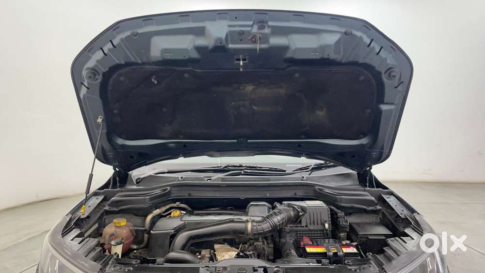 Mahindra Xuv300 W8 (o) 1.5 Diesel Amt, 2022, Diesel