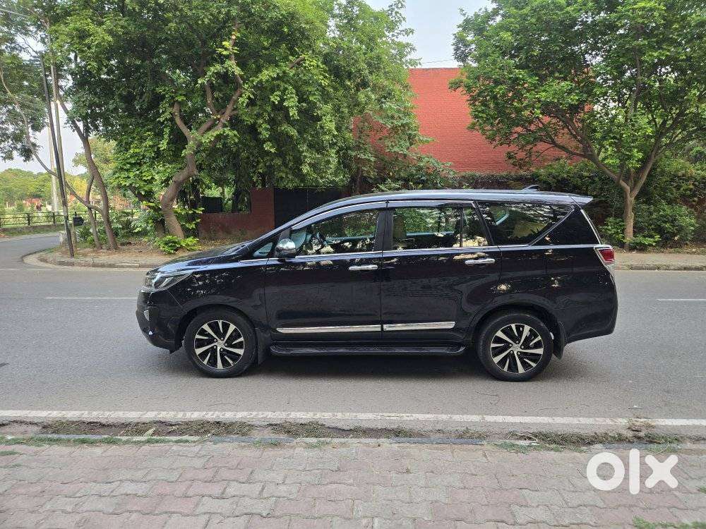 Toyota Innova Crysta Zx 2.4 Diesel 7 Seater, 2021, Diesel