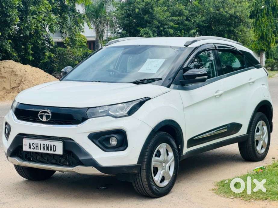 Tata Nexon, 2022, Petrol