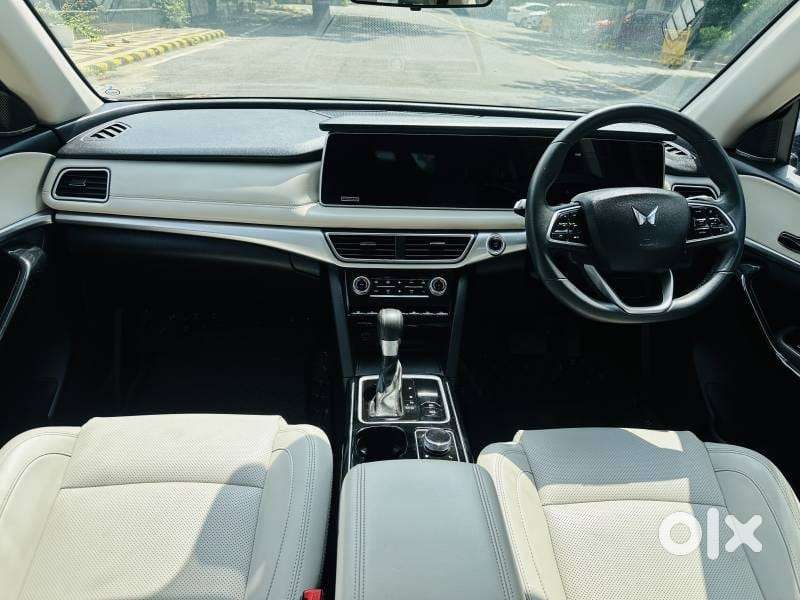 Mahindra Xuv700 2.2 Ax 7 Diesel At Str, 2023, Diesel