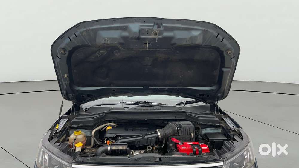 Mahindra Xuv300 1.2 W8 (o) Amt Petrol, 2021, Petrol