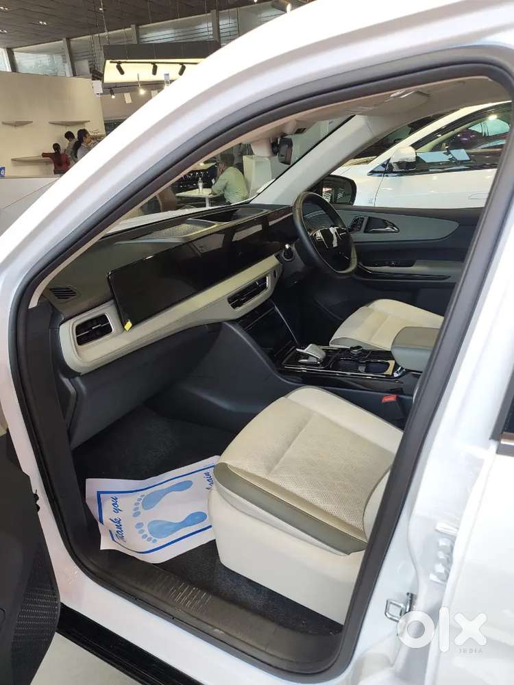 Mahindra Xev9s 2025 Showroom Condition