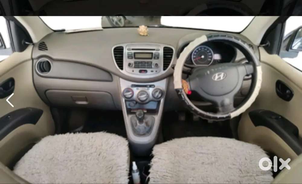 Shining Grey Hyundai I10 2011 Petrol 56000 Km Driven