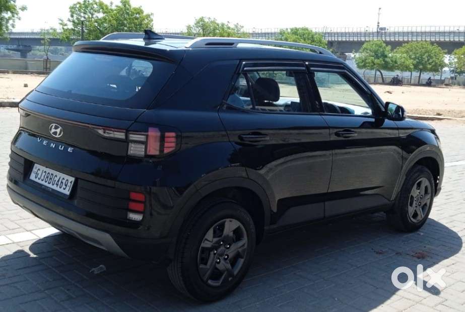 Hyundai Venue 1.2 S (o), 2024, Petrol