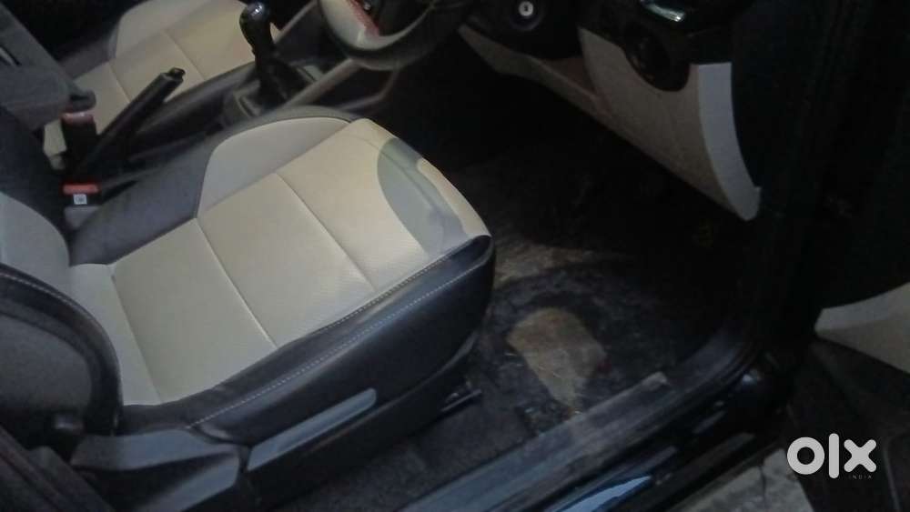 Skoda Kylaq Signature, 2025, Petrol