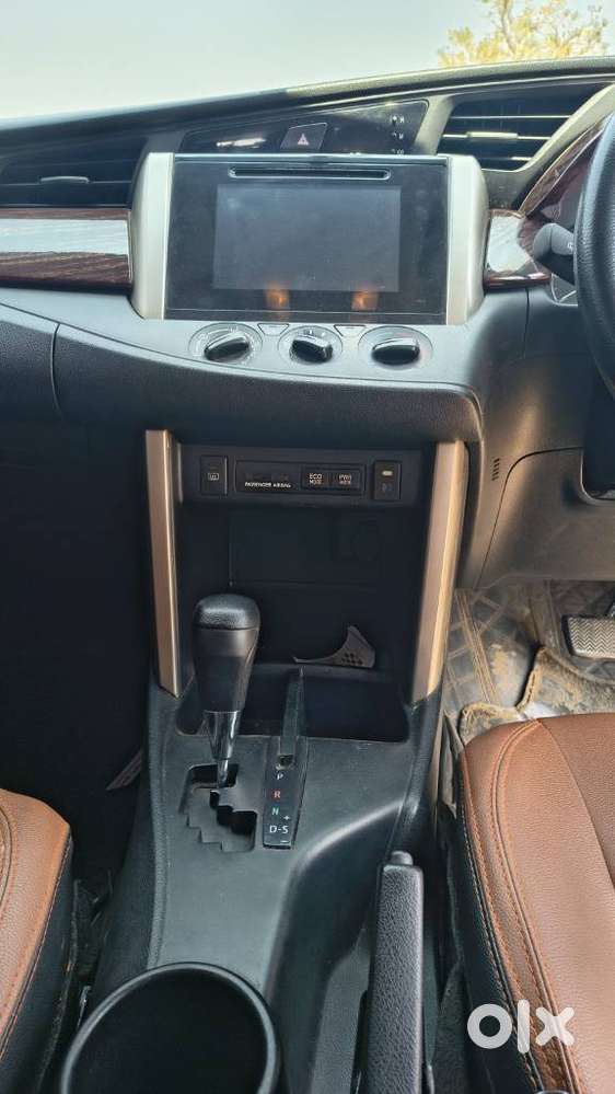 Toyota Innova Crysta 2.8 Gx At, 2018