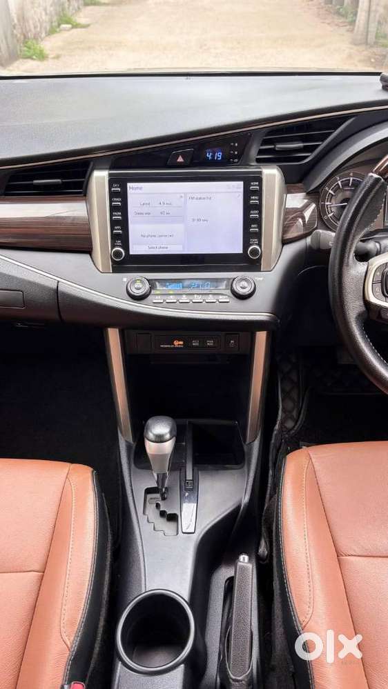 Toyota Innova Crysta, 2022, Petrol
