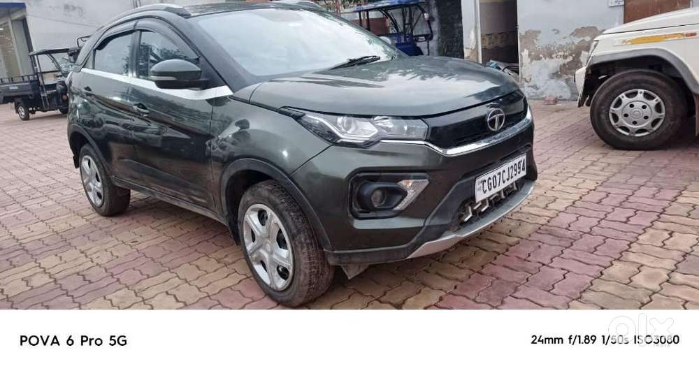 Tata Nexon Pure (s) 1.2 Petrol 6amt, 2022, Petrol