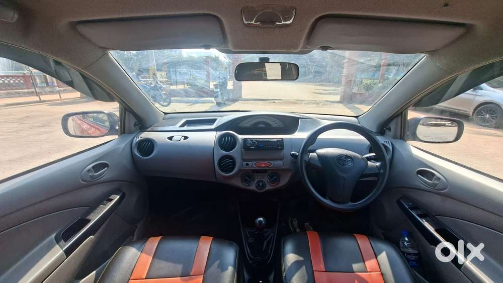 Toyota Etios Liva 1.2 V, 2016, Petrol