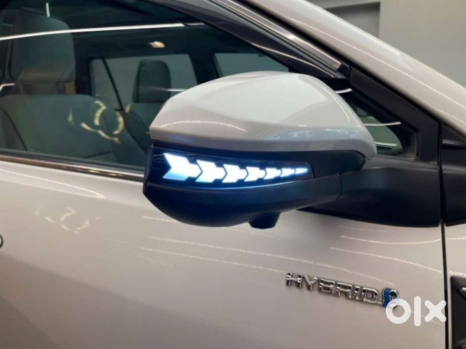 Toyota Innova Hycross 2.0 Zx (o) Hybrid 7 Str, 2024, Petrol