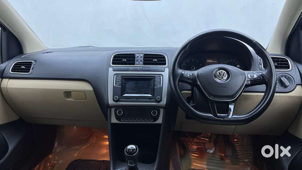 Volkswagen Polo Petrol Highline 1.2l, 2016, Petrol