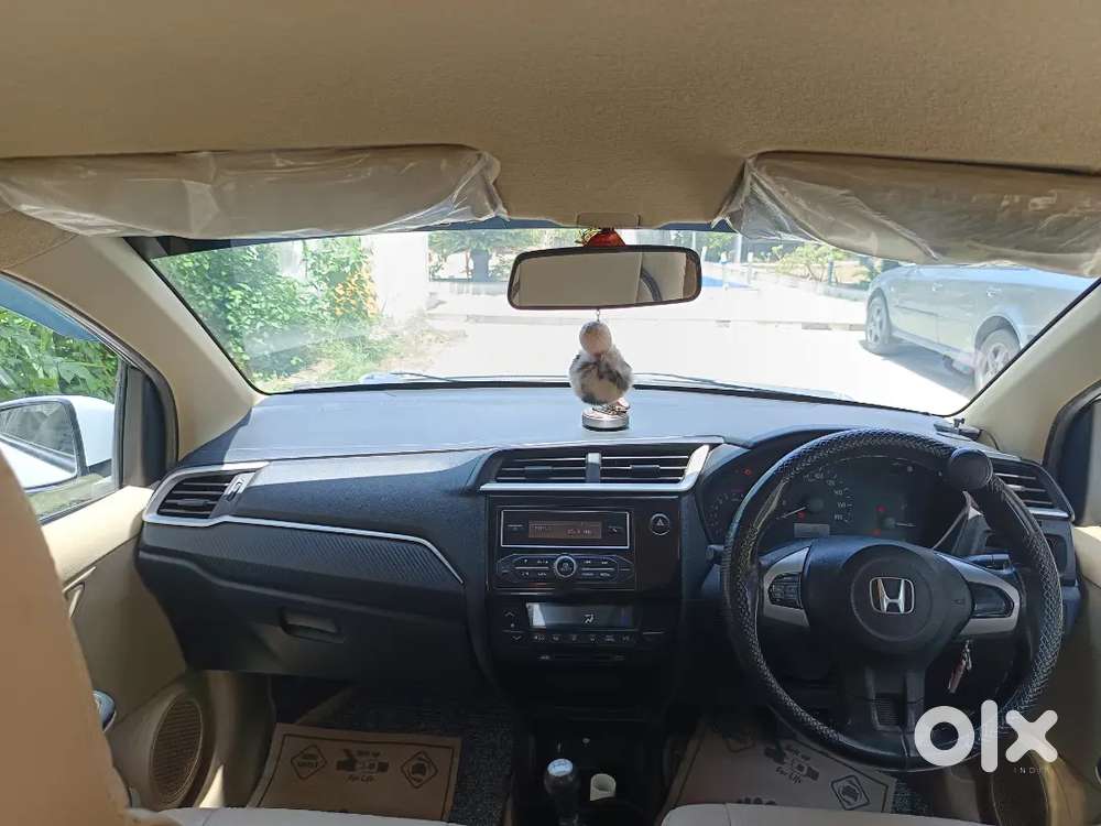 Honda Brio Vx 2017 Cng ઓરીજનલ જેન્યુઅલ કિલોમીટર નો એક્સિડન્ટ